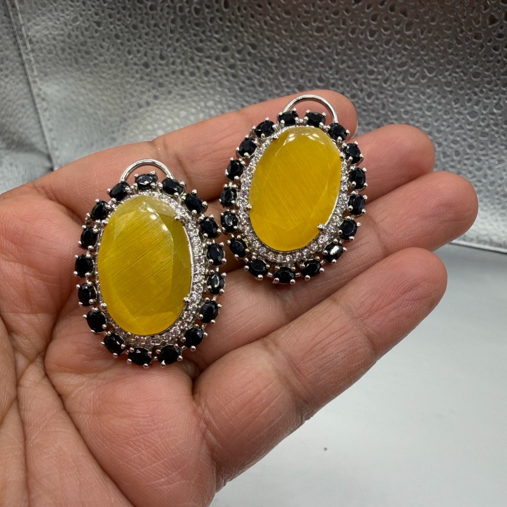 Elegant Yellow and Black Oval Earrings